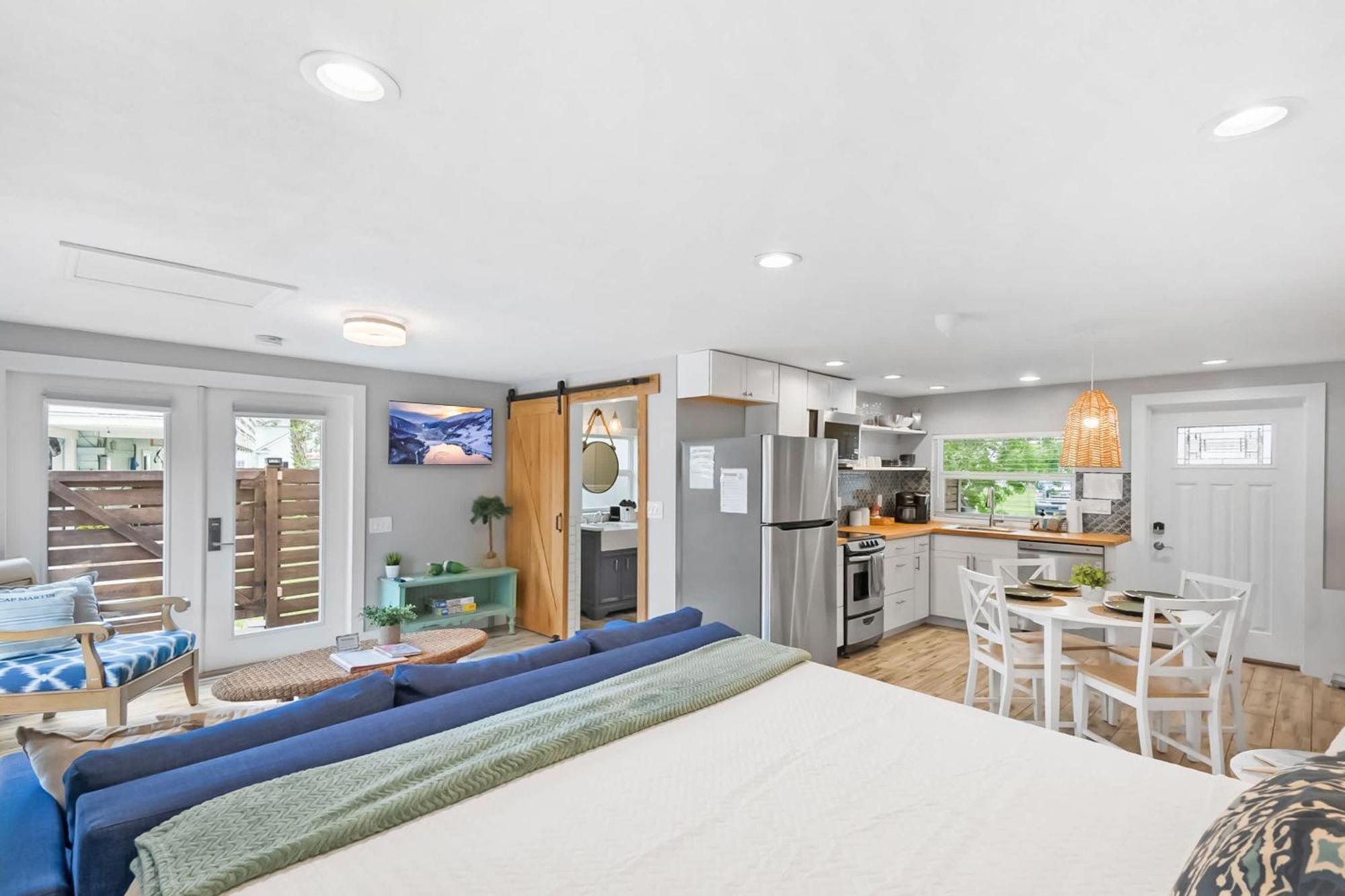 Coral Cottage, Stylish Studio Suite On Canal, Walkable To Beach, Private Parking Сент Августин Екстериор снимка